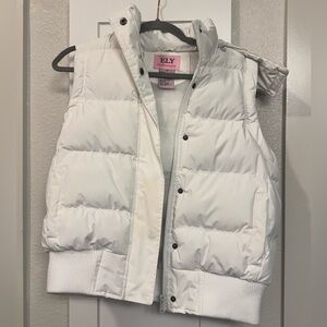 🤍✨ ELY Outerwear White Puffer Vest w/ Faux Fur Hood — Size S